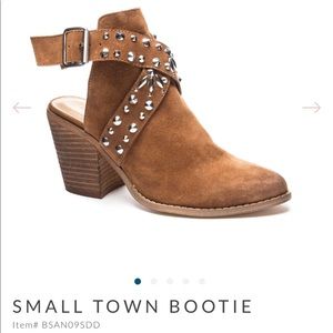 Town Bootie size 6.5